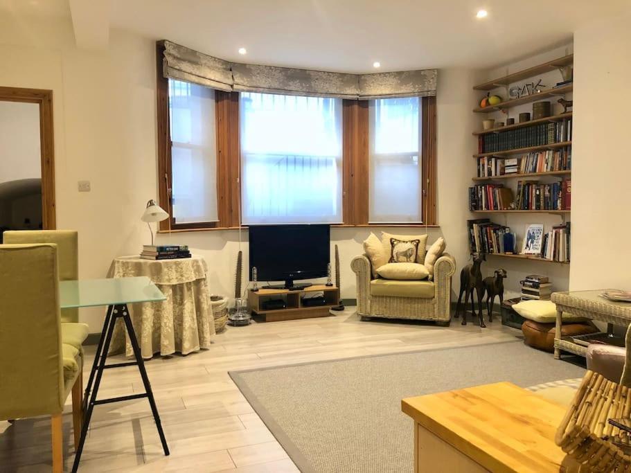 Quiet Kensington Flat Ideal For Central Londra Esterno foto